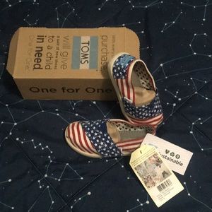 Stars and strips TOMS 9k brand new